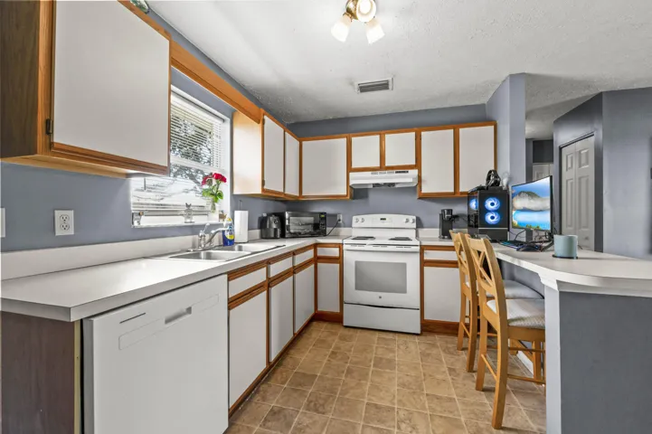 07 Kitchen 01