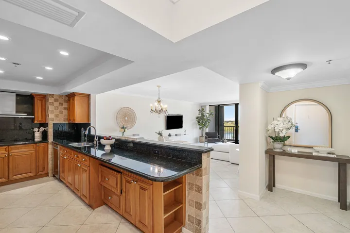 002-4748SouthOceanBoulevard-702-Highland