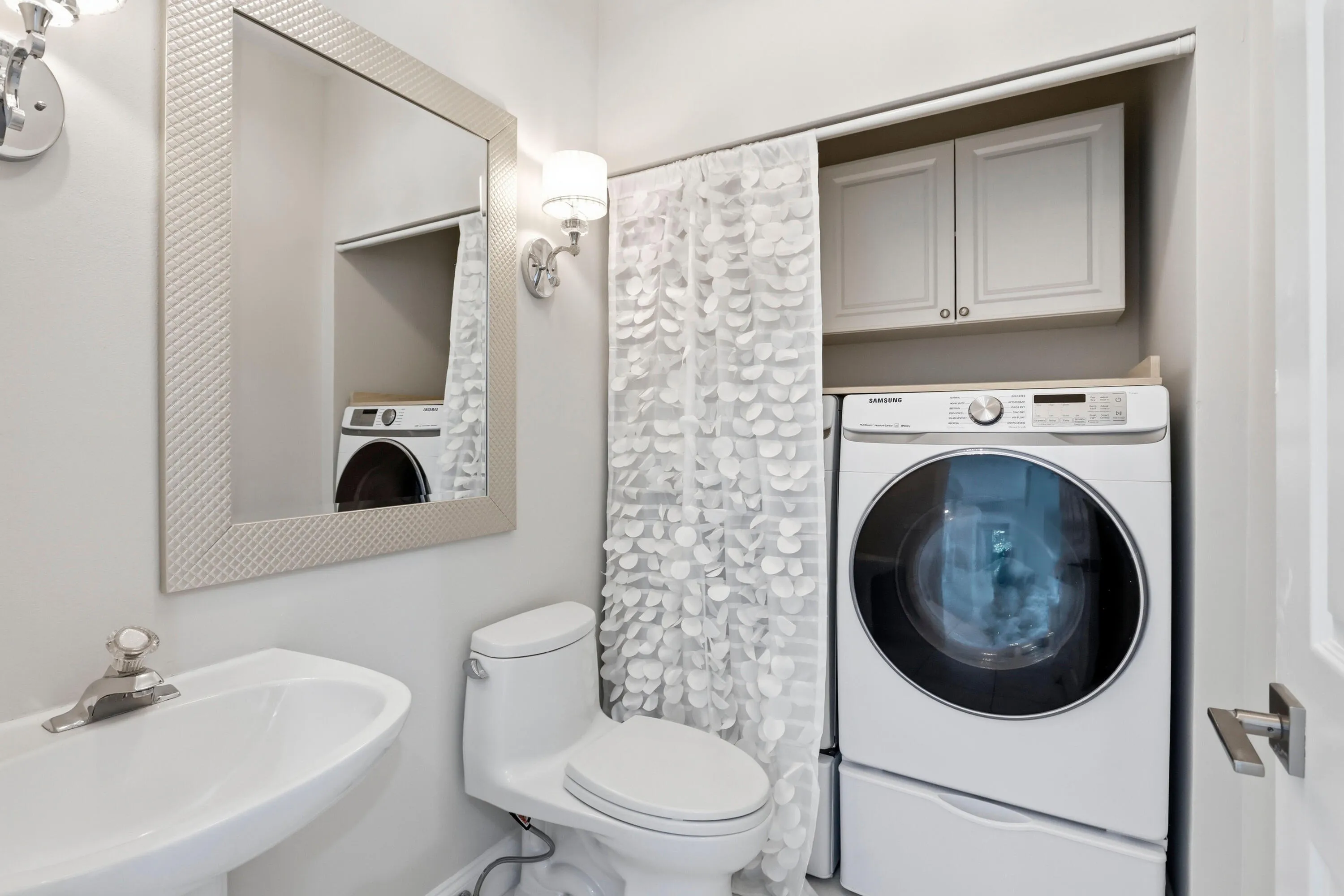 Half Bath/Laundry