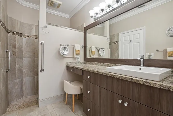 5877 NW 73rd Ct_012