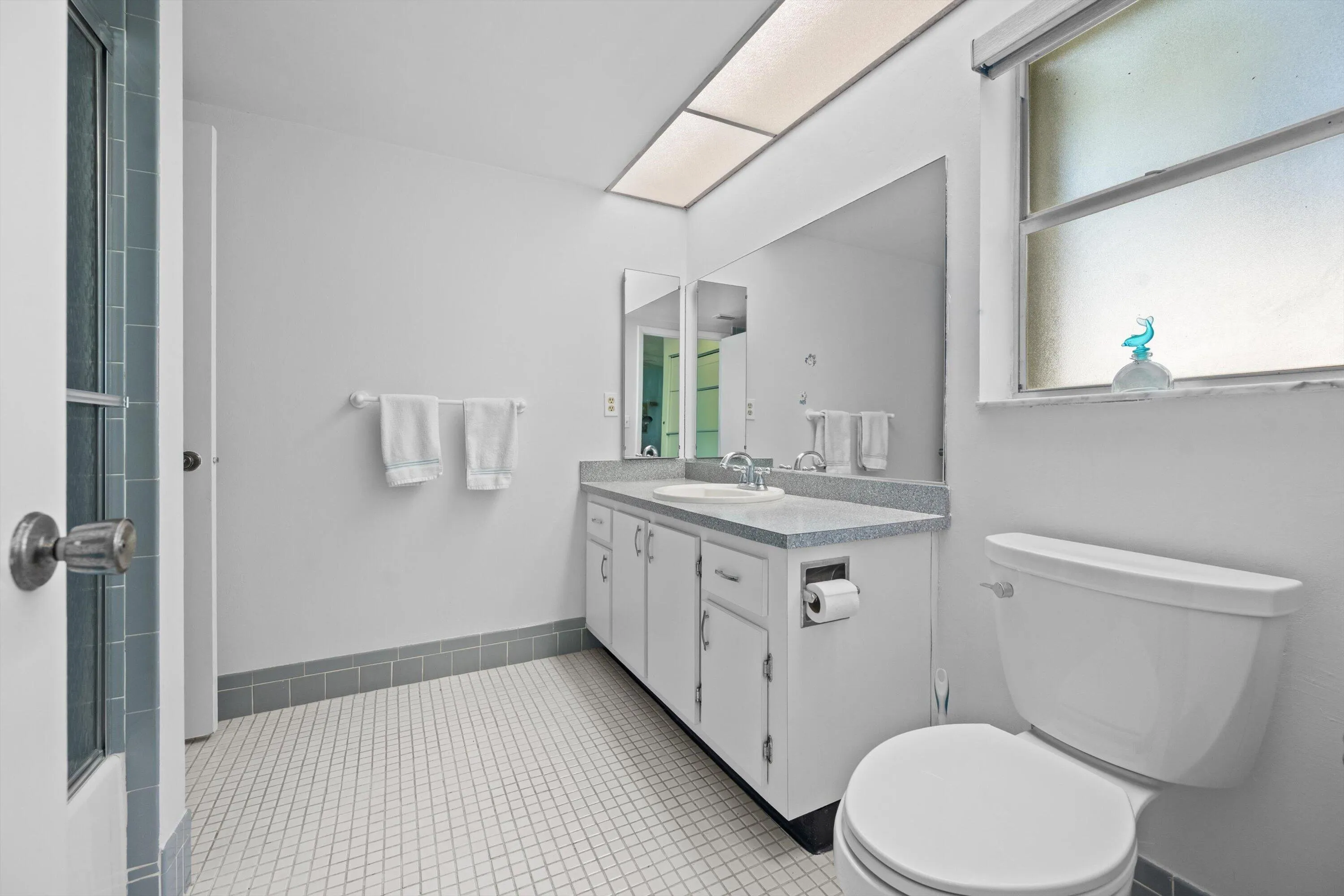 full bathroom 2