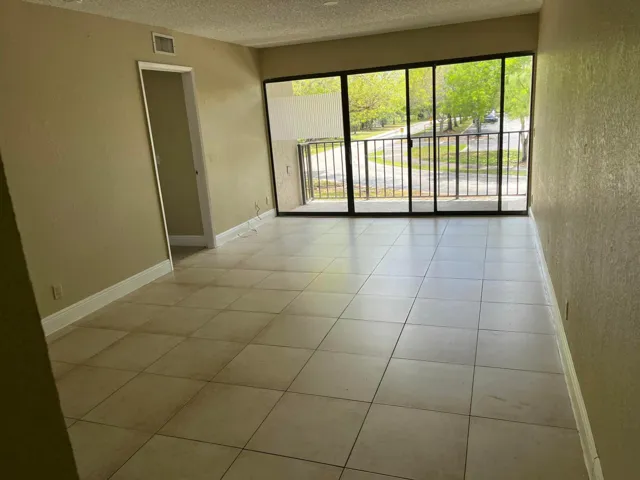 Balfour living room & balcony