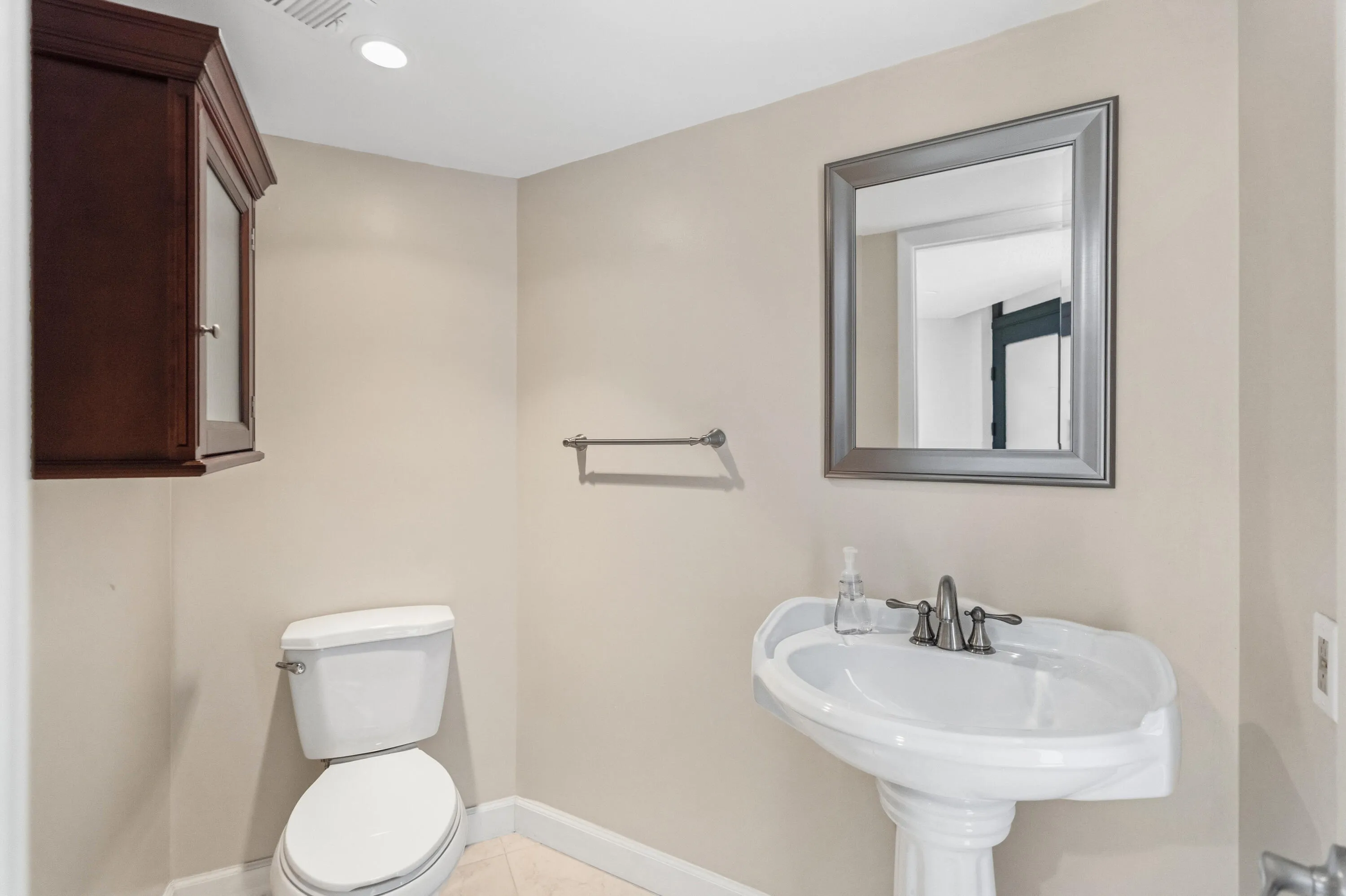 POWDER ROOM