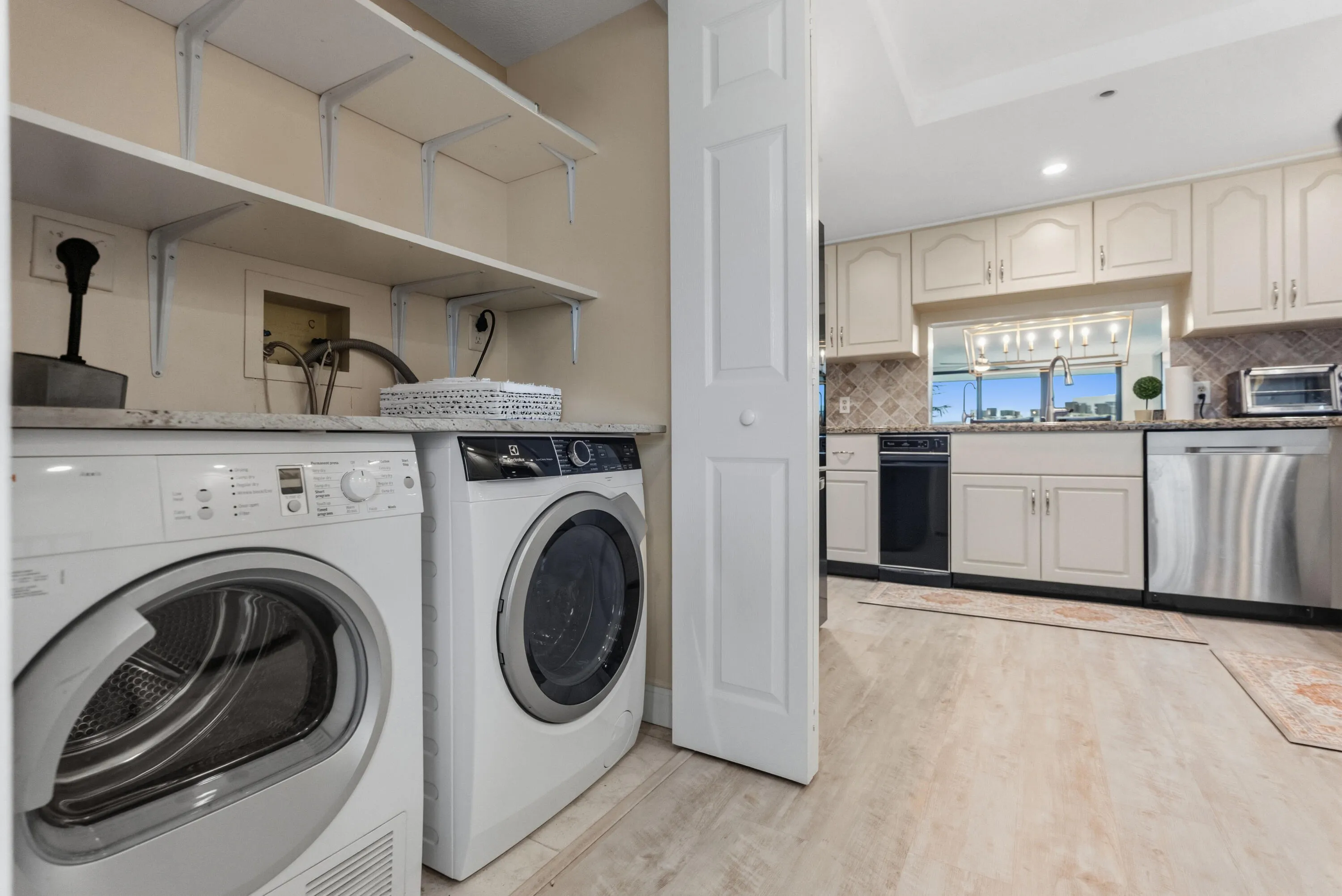 WASHER/DRYER