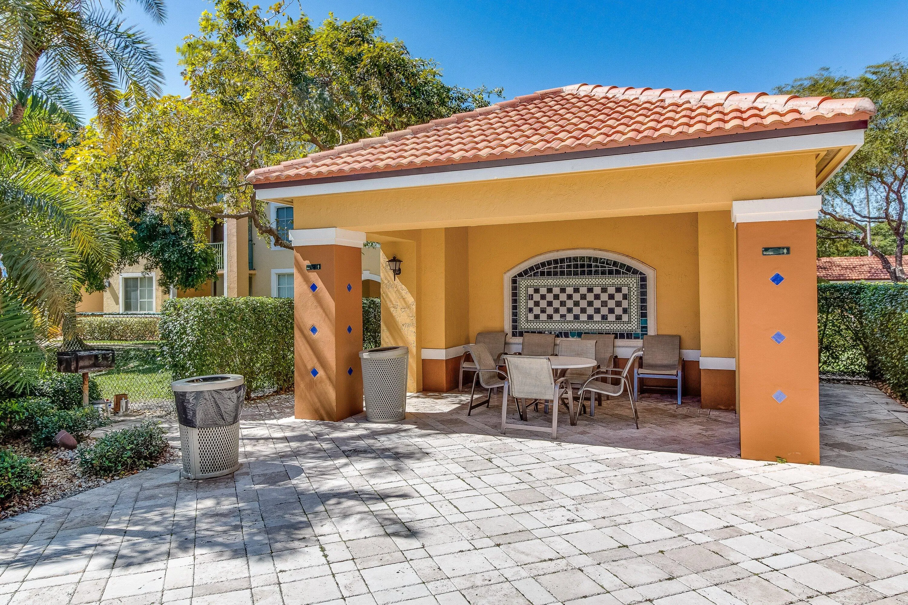Yacht Club