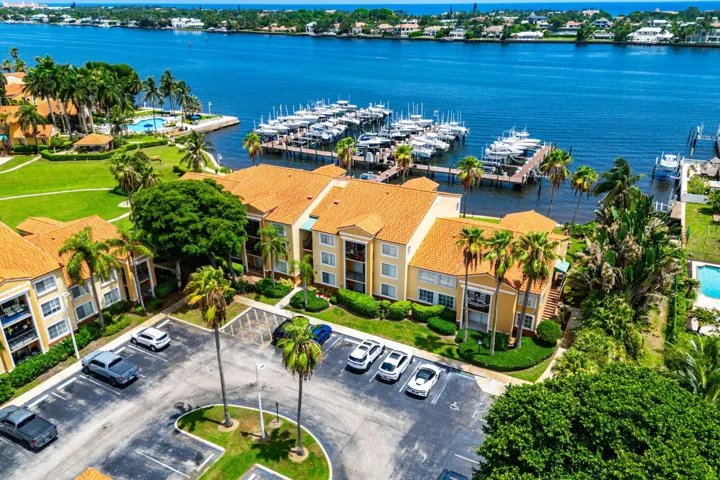 Yacht Club