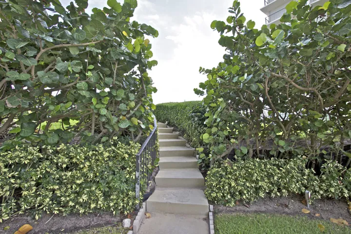 Steps to the Beach