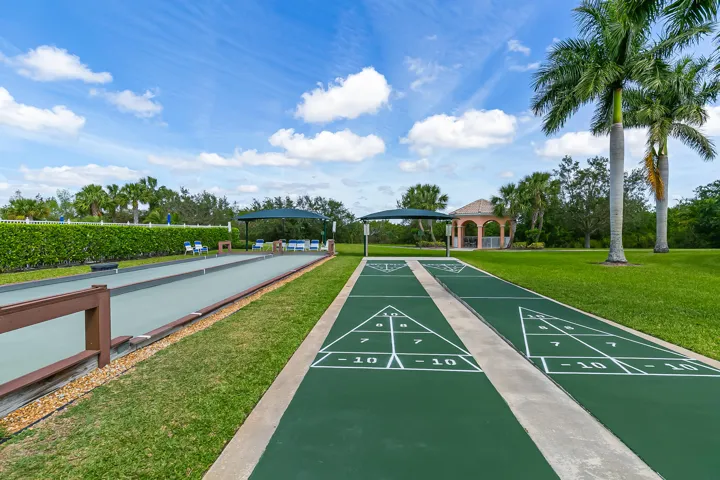 The Lakes Club -5