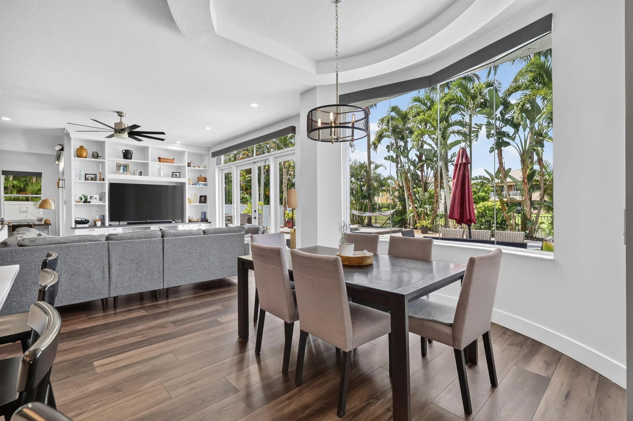 Eat-in Kitchen