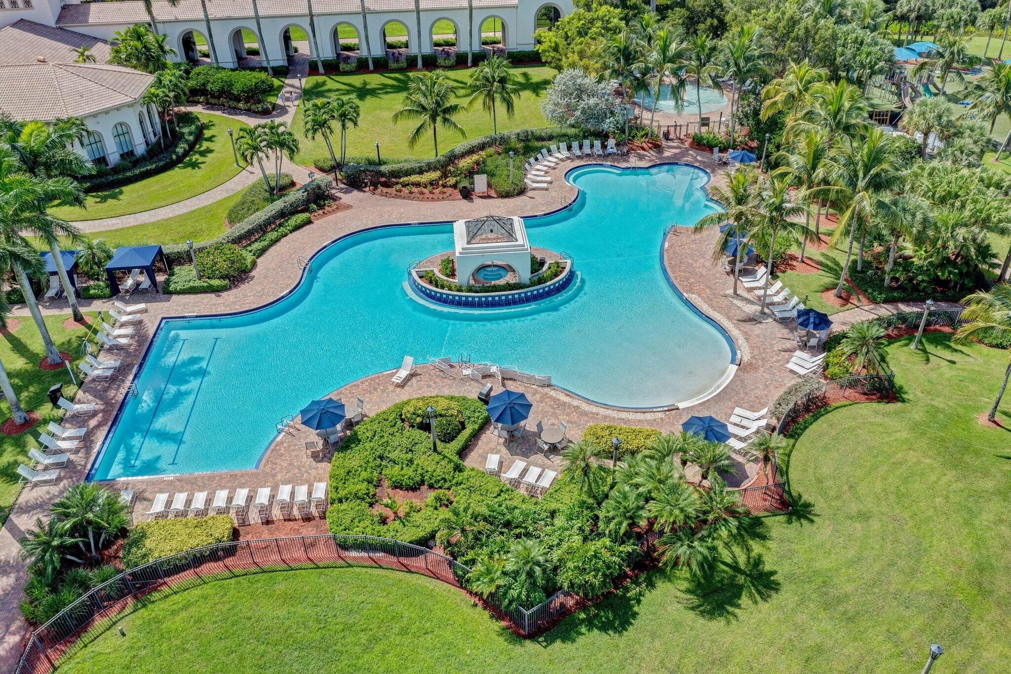 Olympia Pool