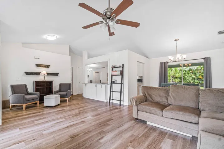 015-1543963rdPlaceNorth-Loxahatchee-FL-3
