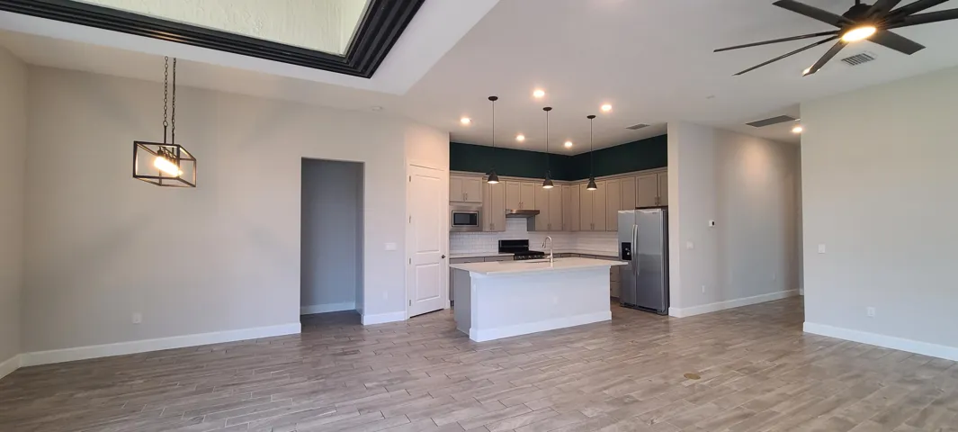 Breakfast area and Kitchen