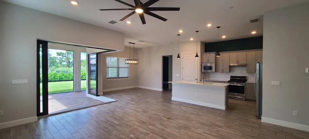 Gatheriing Room with Zero Corner Sliders