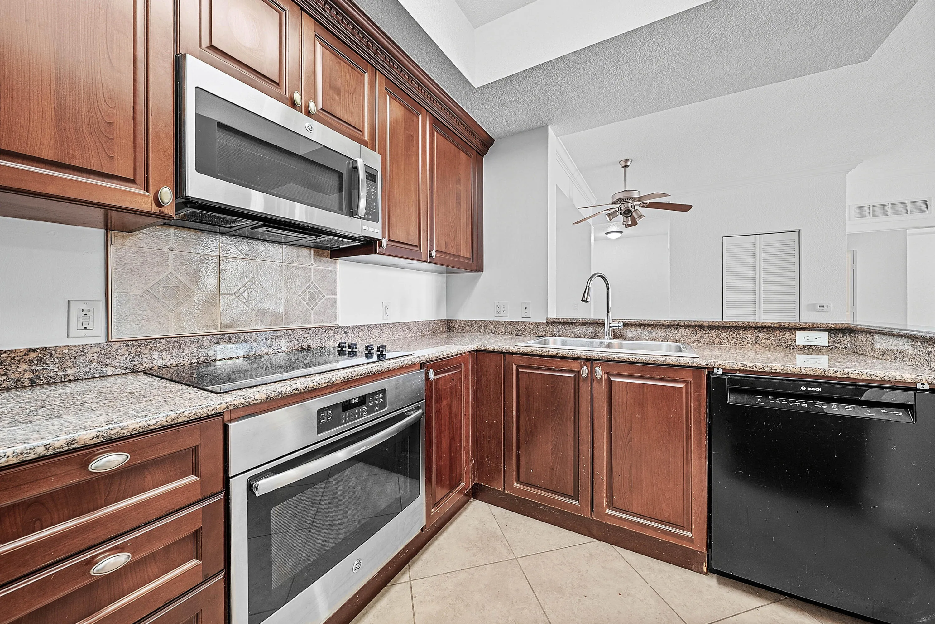 009-1660RenaissanceCommonsBoulevard-2421