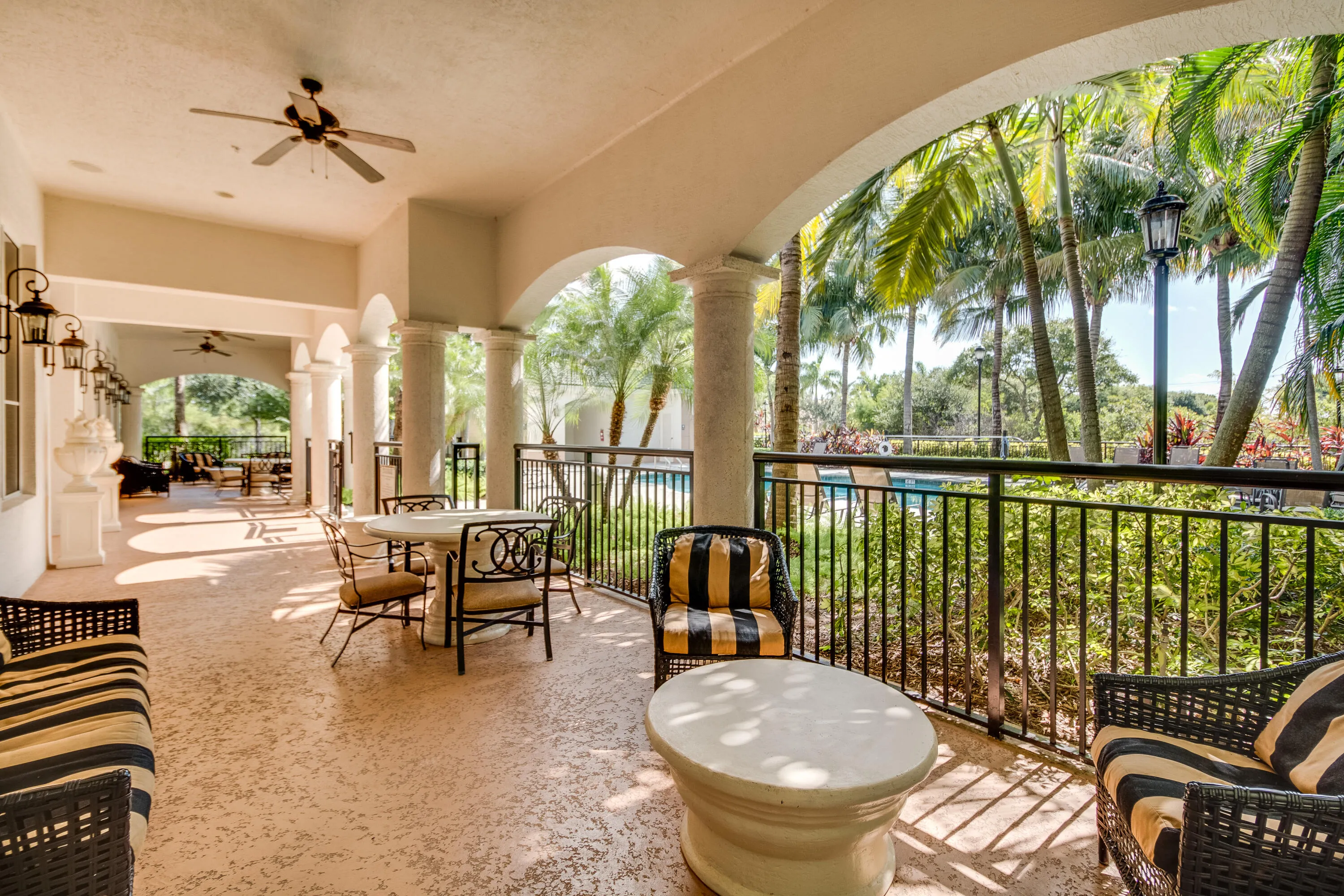 041-1660RenaissanceCommonsBoulevard-2421