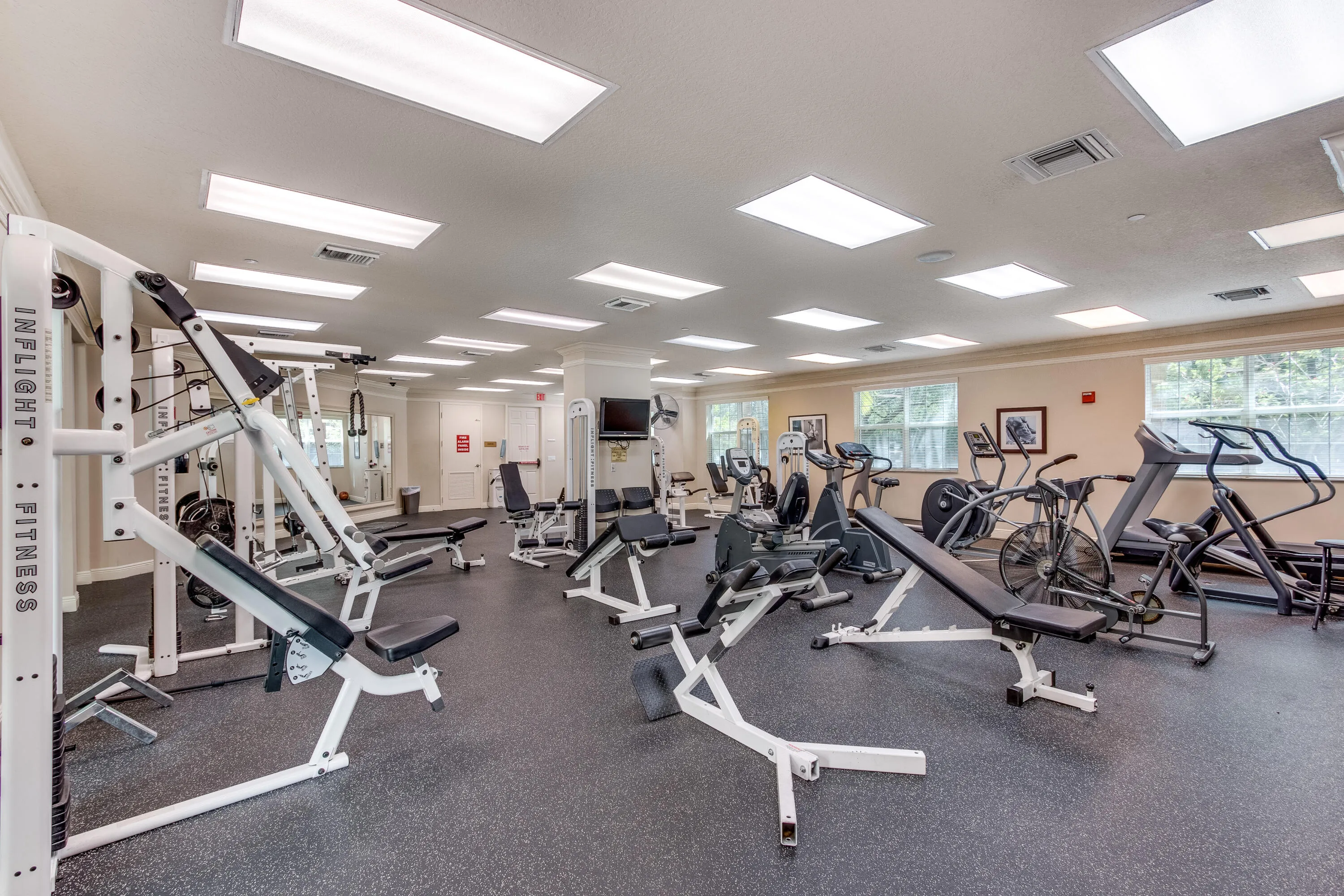 029-1660RenaissanceCommonsBoulevard-2421