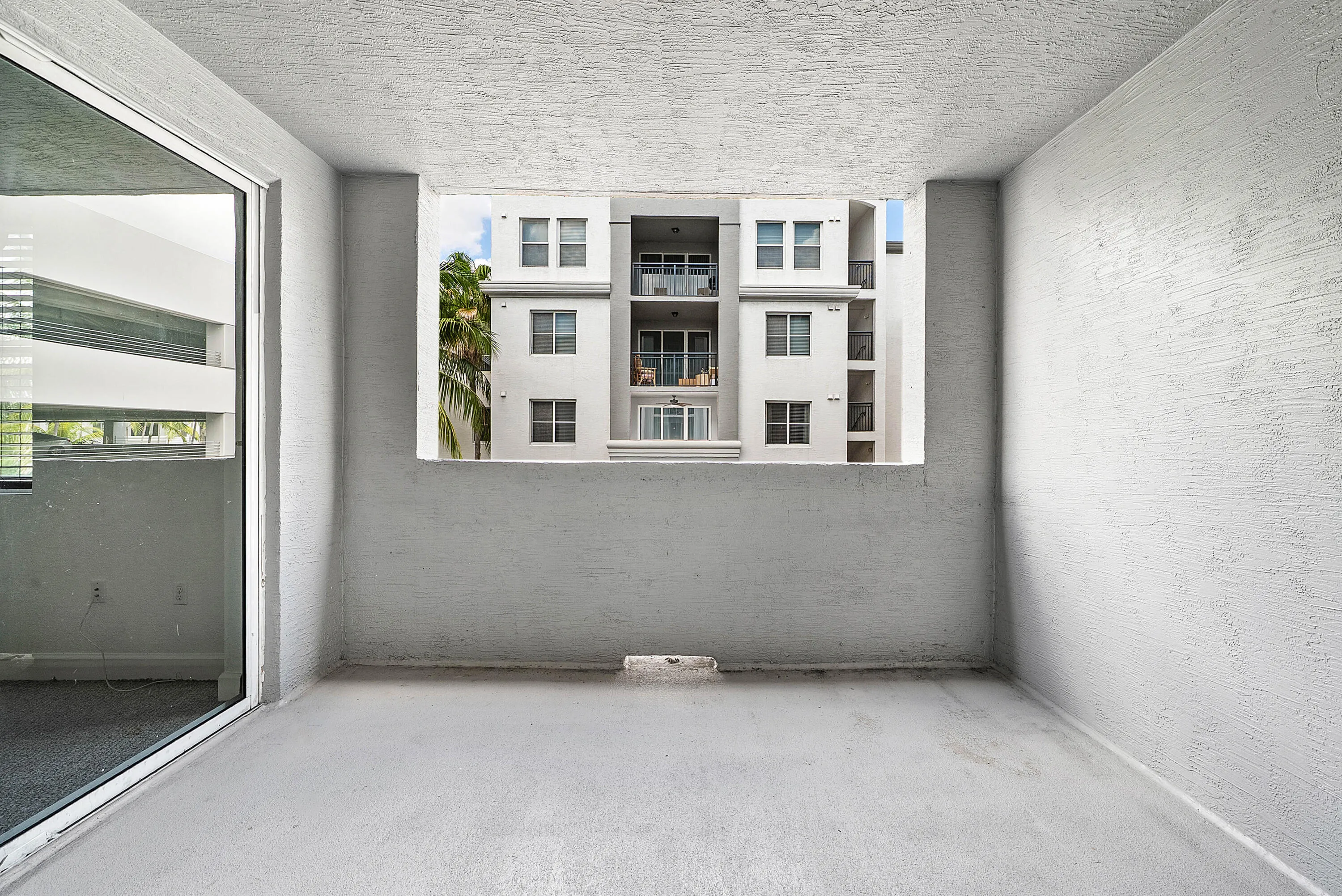 022-1660RenaissanceCommonsBoulevard-2421