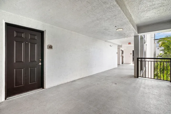 001-1660RenaissanceCommonsBoulevard-2421