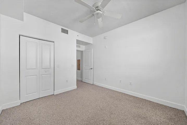 019-1660RenaissanceCommonsBoulevard-2421