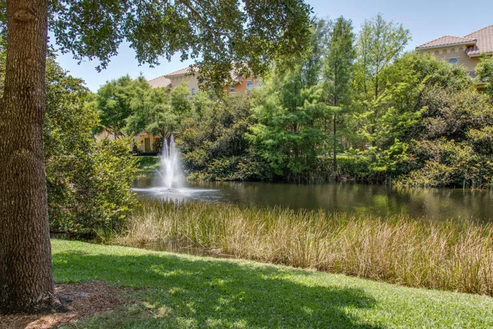 042-1660RenaissanceCommonsBoulevard-2421