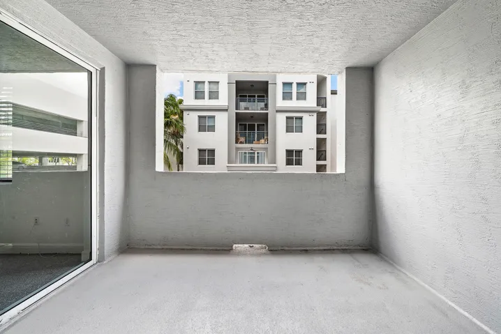 022-1660RenaissanceCommonsBoulevard-2421