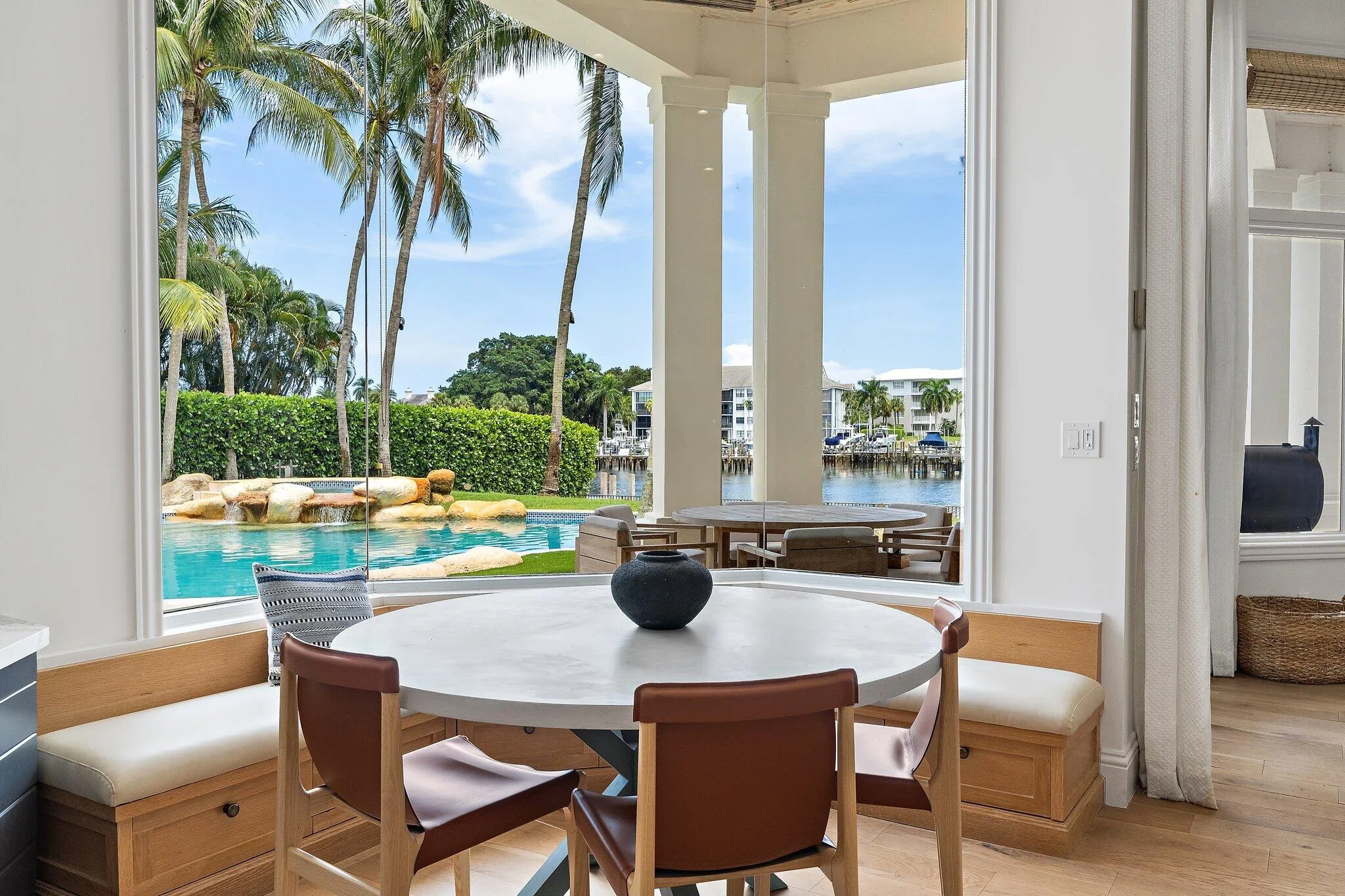 Breakfast Room