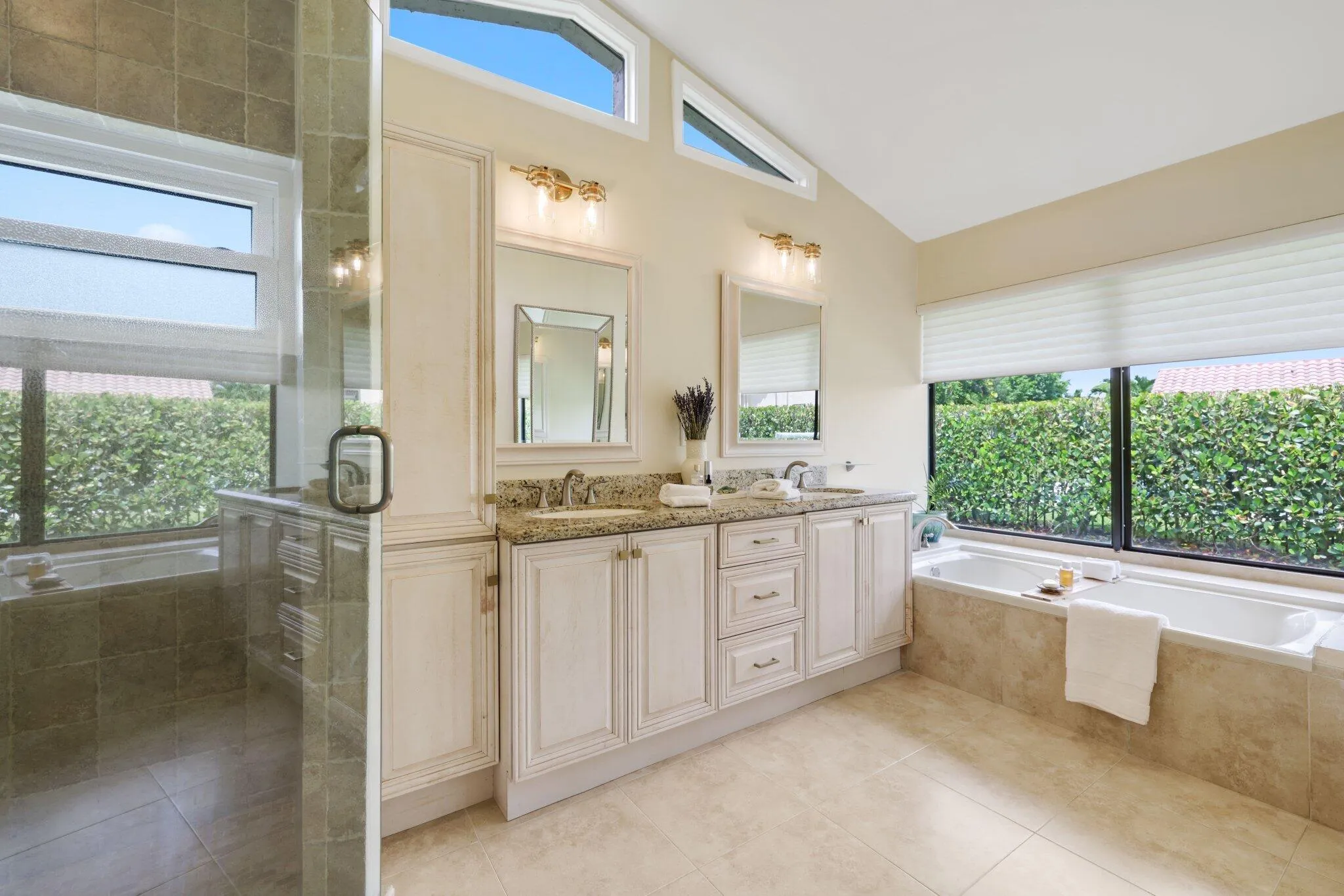 2911 NW 28th Terrace - 71.jpg-SMALL