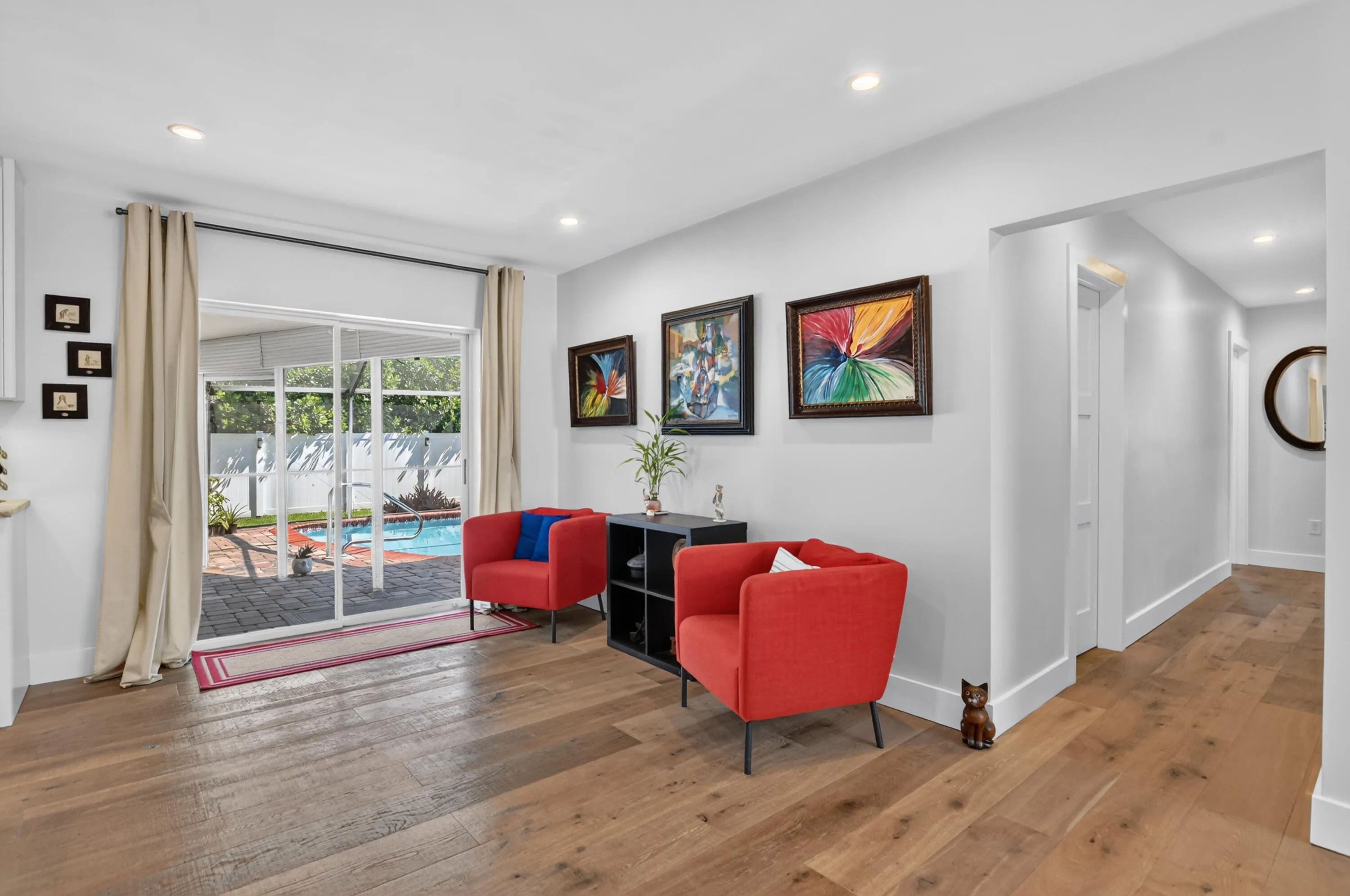 Access to backyard/pool