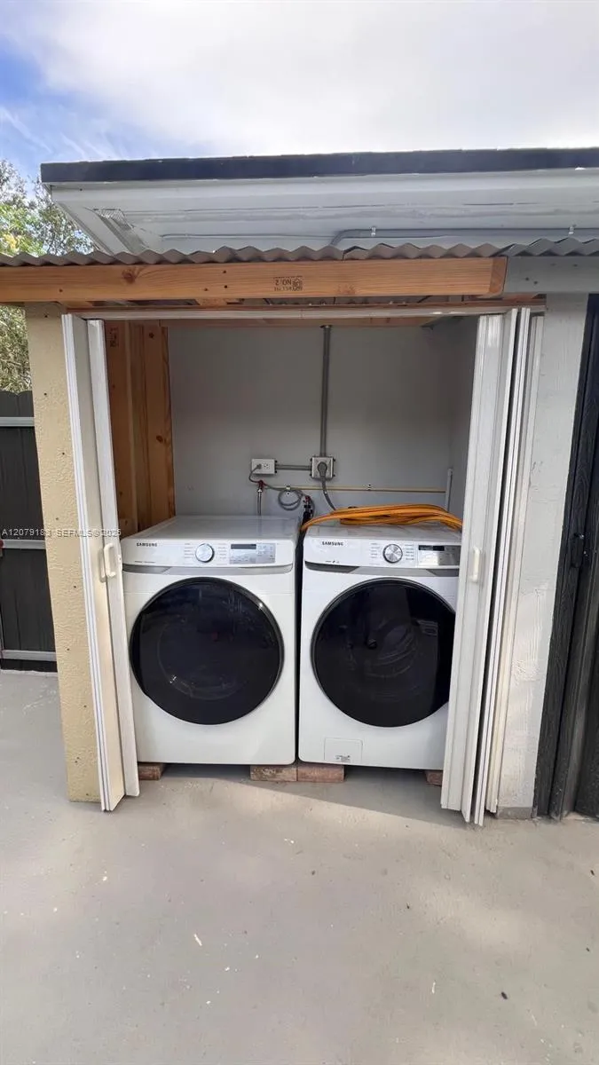outdoor laundry