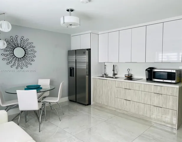 1/1 studio apartment