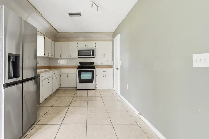 108-SANTA-MONICA-BLVD-33411-015