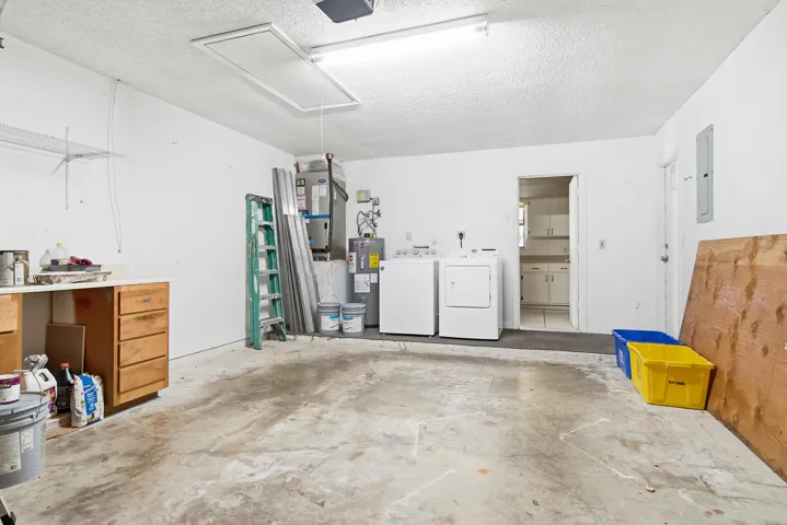 108-SANTA-MONICA-BLVD-33411-019