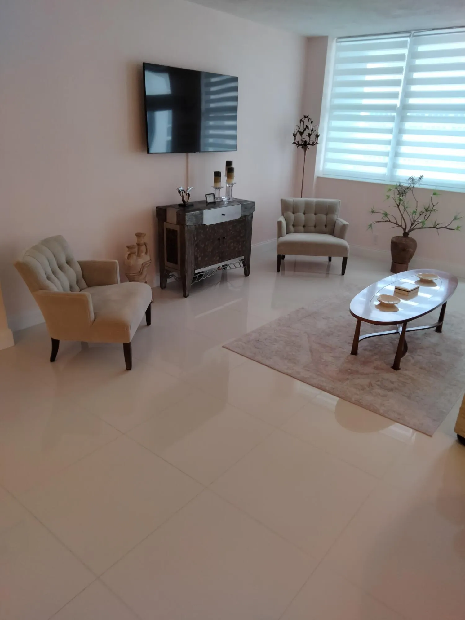 unit 10k - Living Room