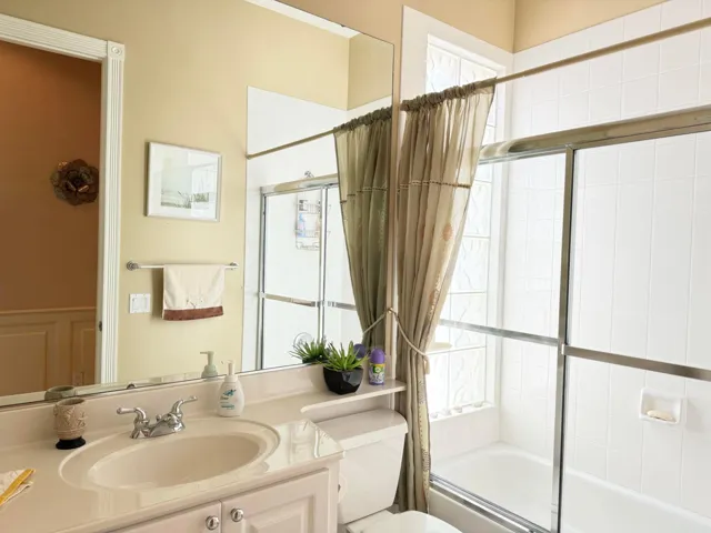 2nd bathroom