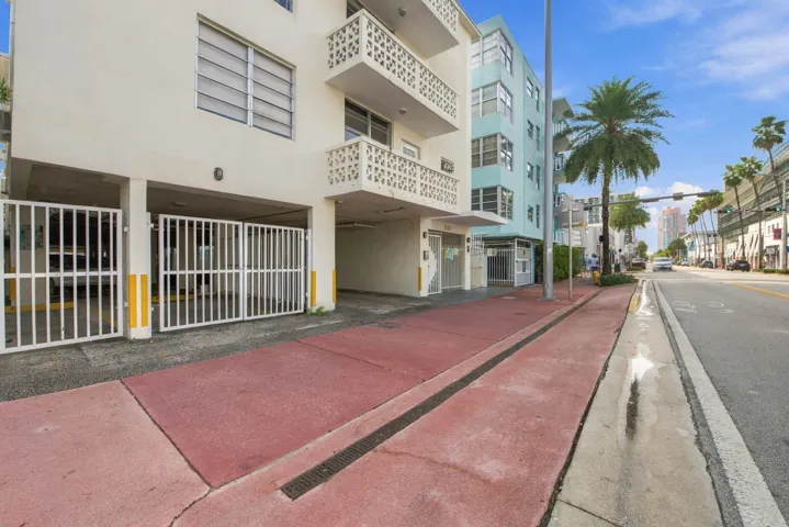 1-web-or-mls-713-collins-ave-apt-39