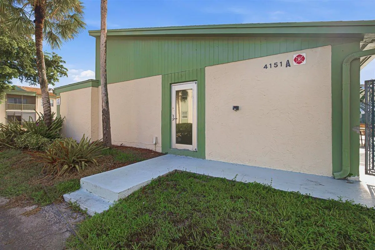 23-Clubhouse
