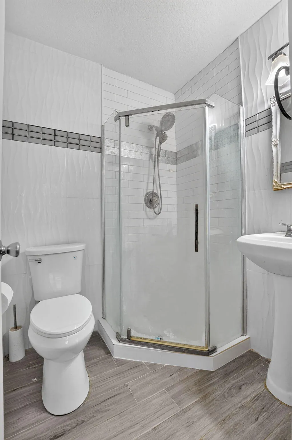 2nd Bathroom
