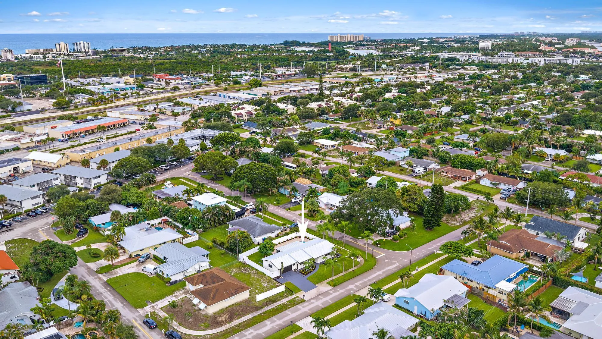 360 Saturn Ave-40