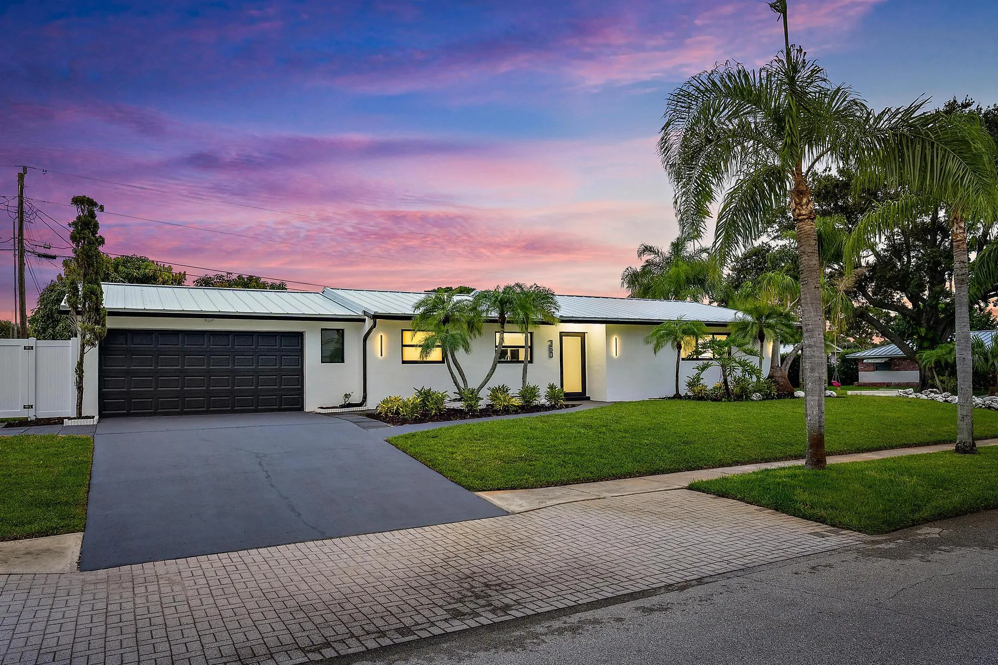 360 Saturn Ave-34