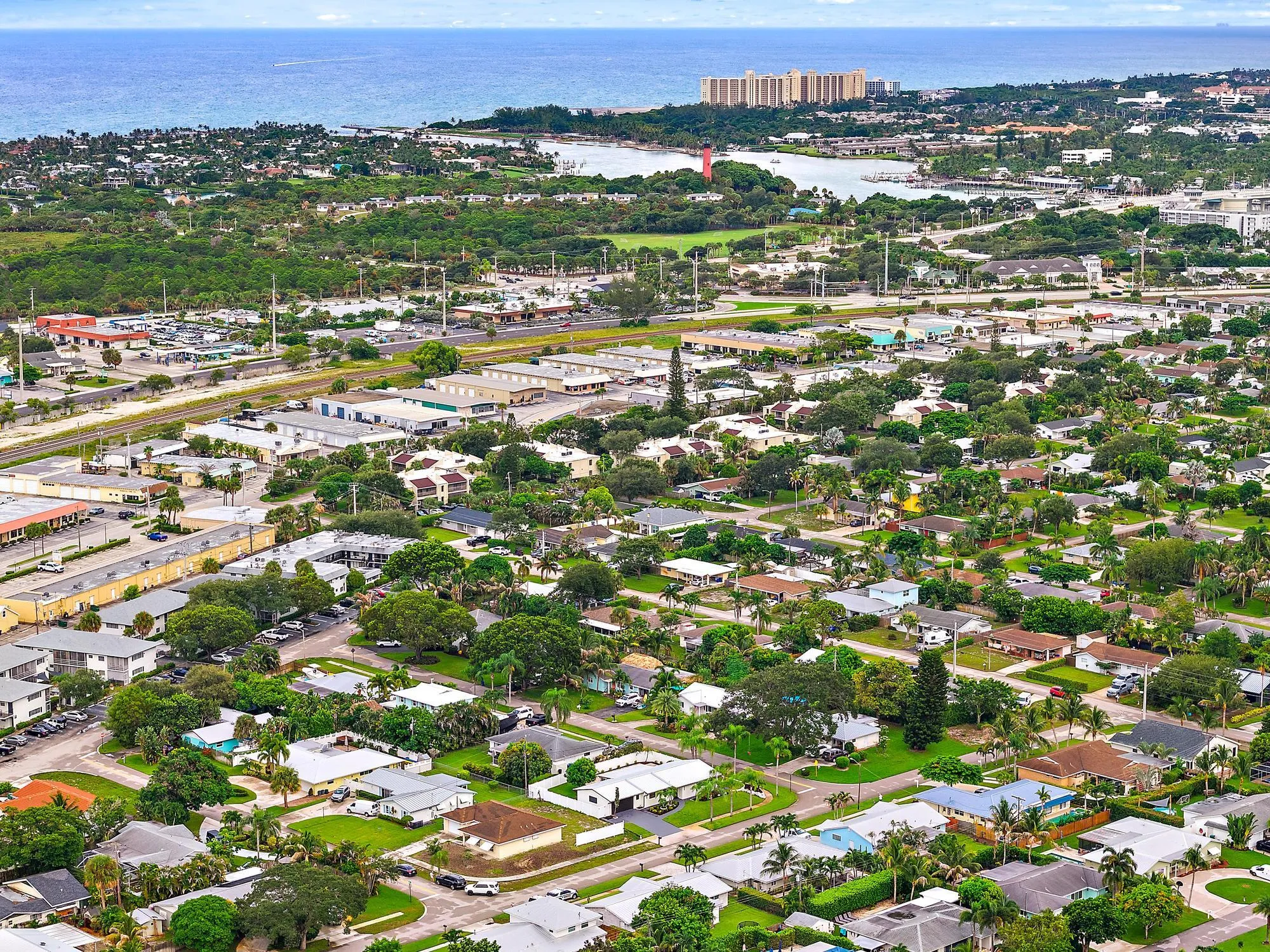 360 Saturn Ave-42