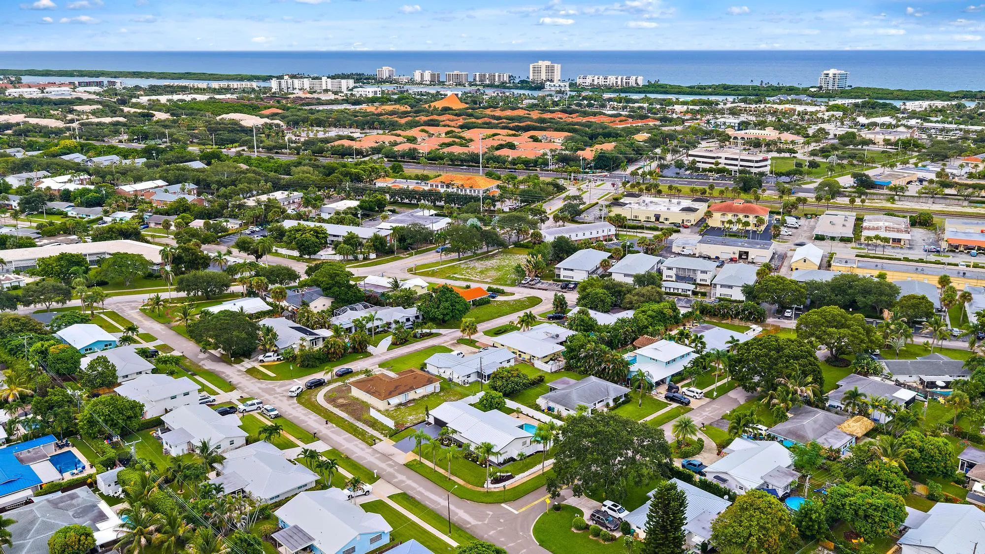 360 Saturn Ave-45