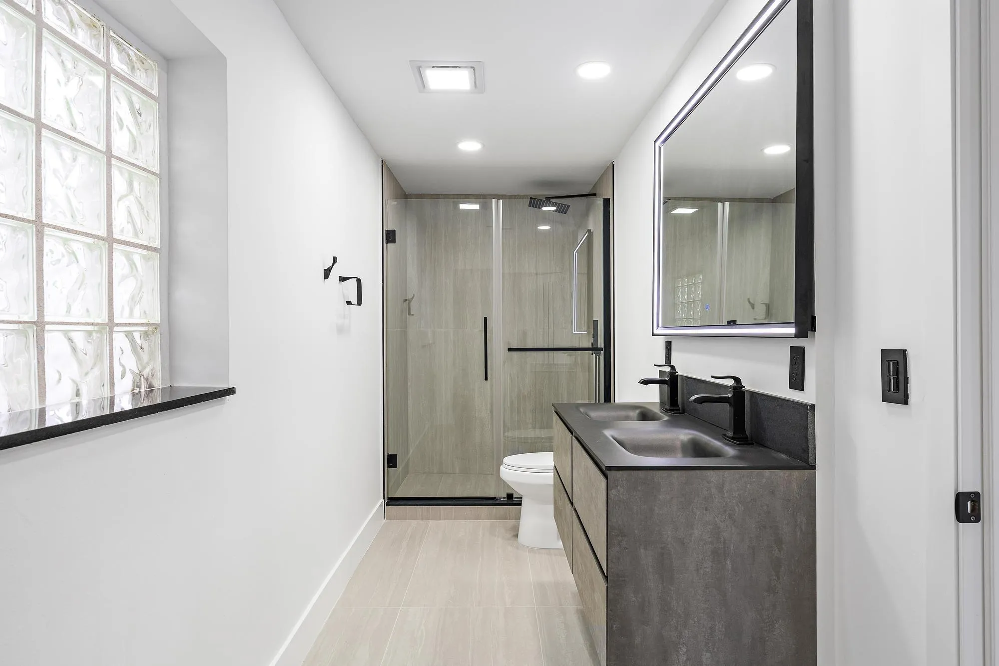 360 Saturn Ave-6