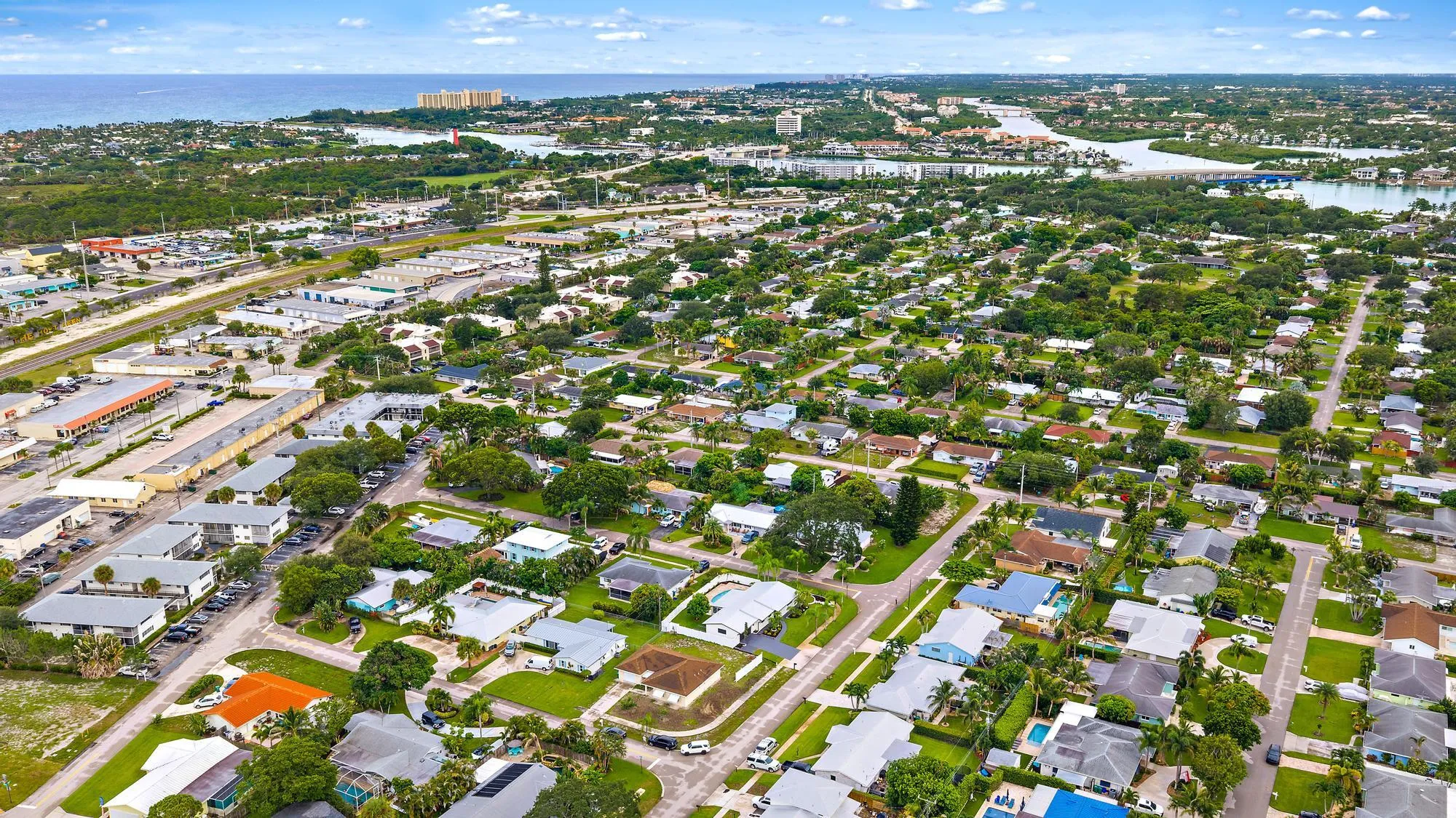 360 Saturn Ave-31