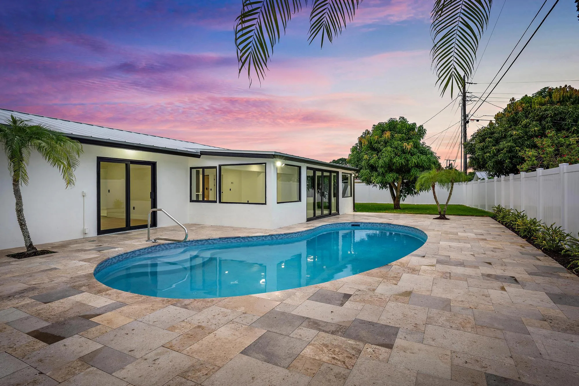 360 Saturn Ave-29