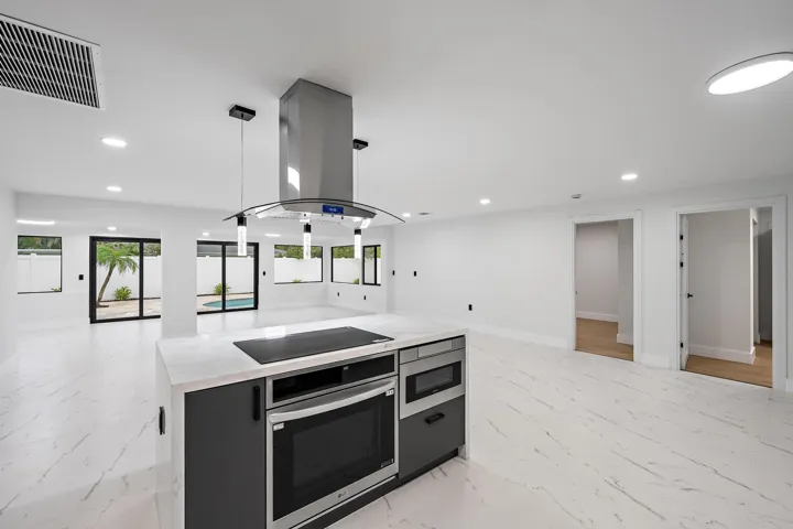 360 Saturn Ave-23