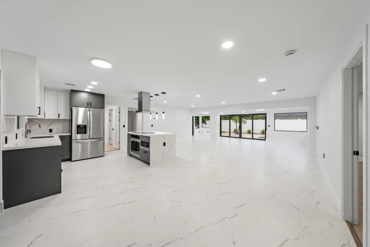 360 Saturn Ave-19