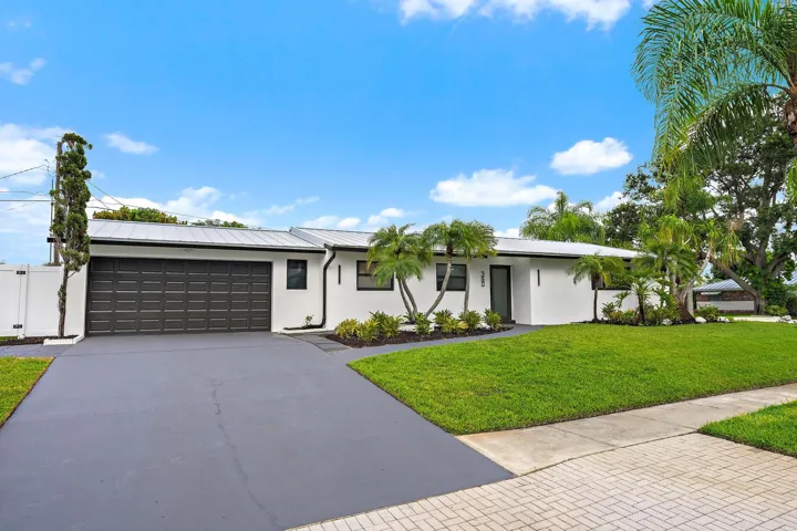360 Saturn Ave-15