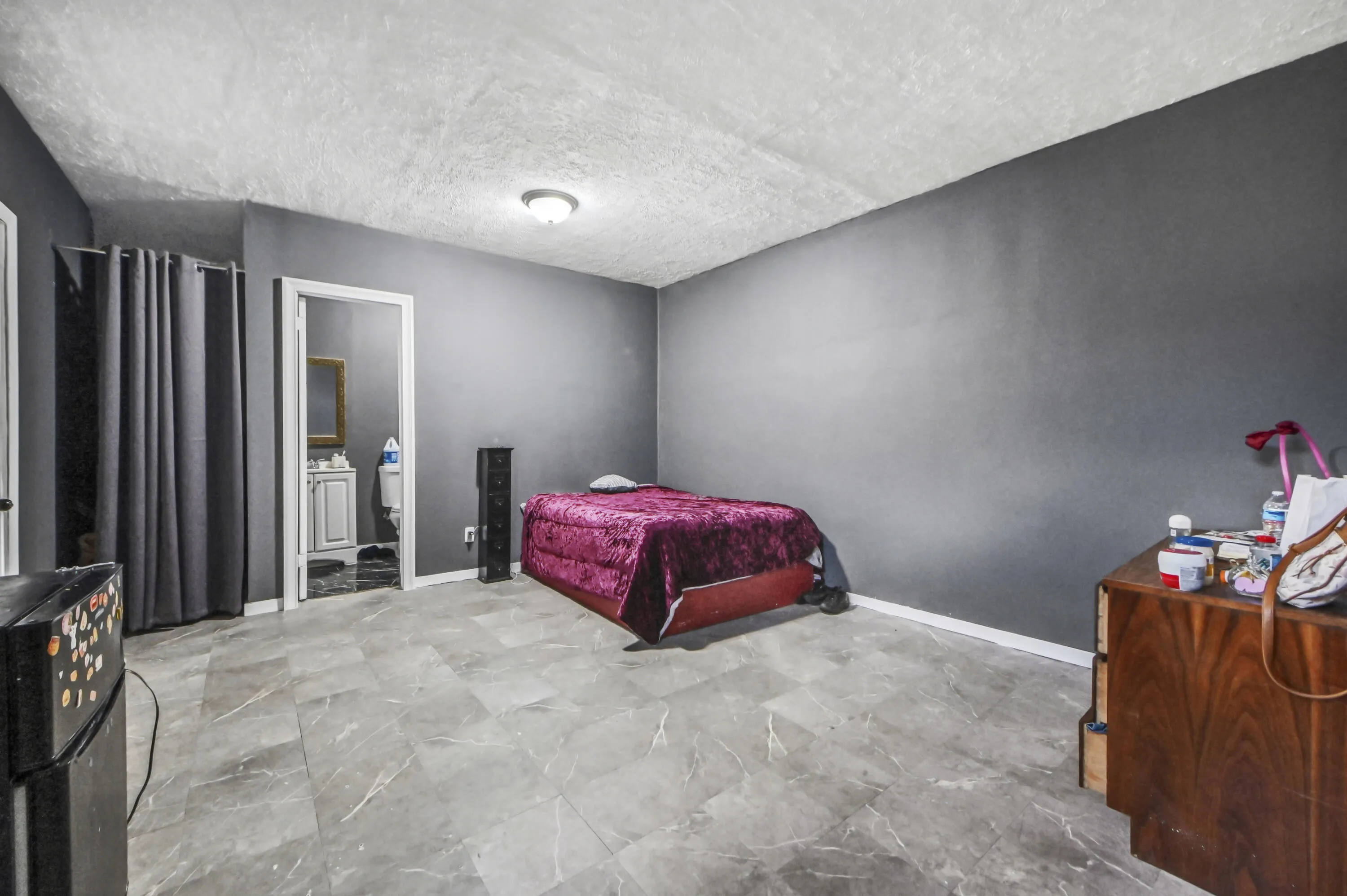 15 Bedroom 02