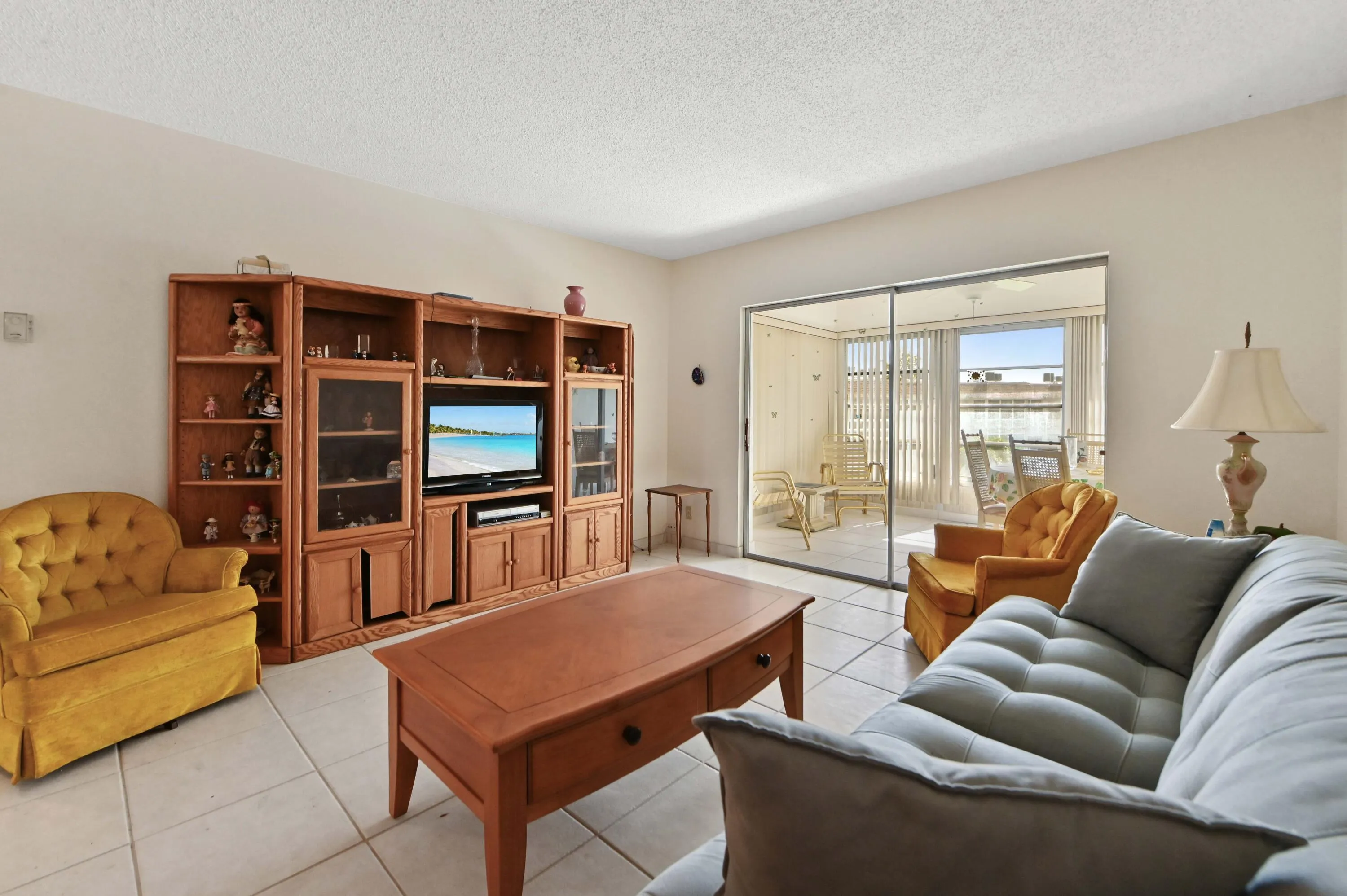 11 Living room 02