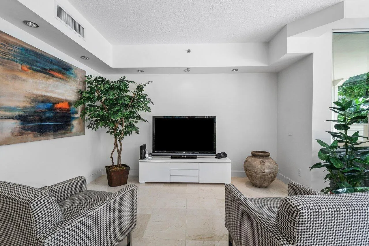 004-3720SouthOceanBoulevard-HighlandBeac